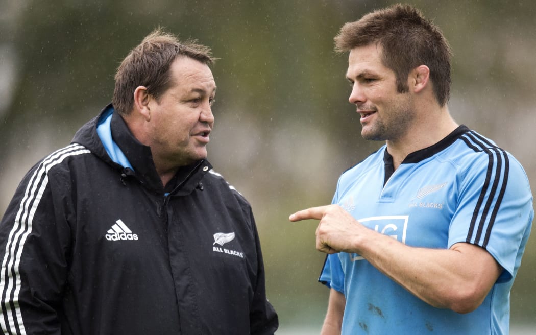Steve Hansen and Richie McCaw dicuss the finer points of rugby.