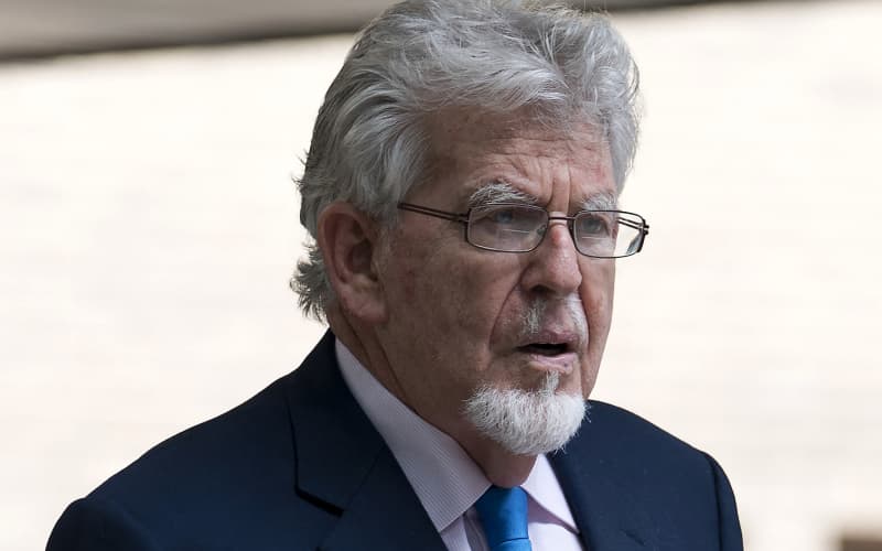 Disgraced Australian-born former entertainer Rolf Harris dies aged 93 | RNZ