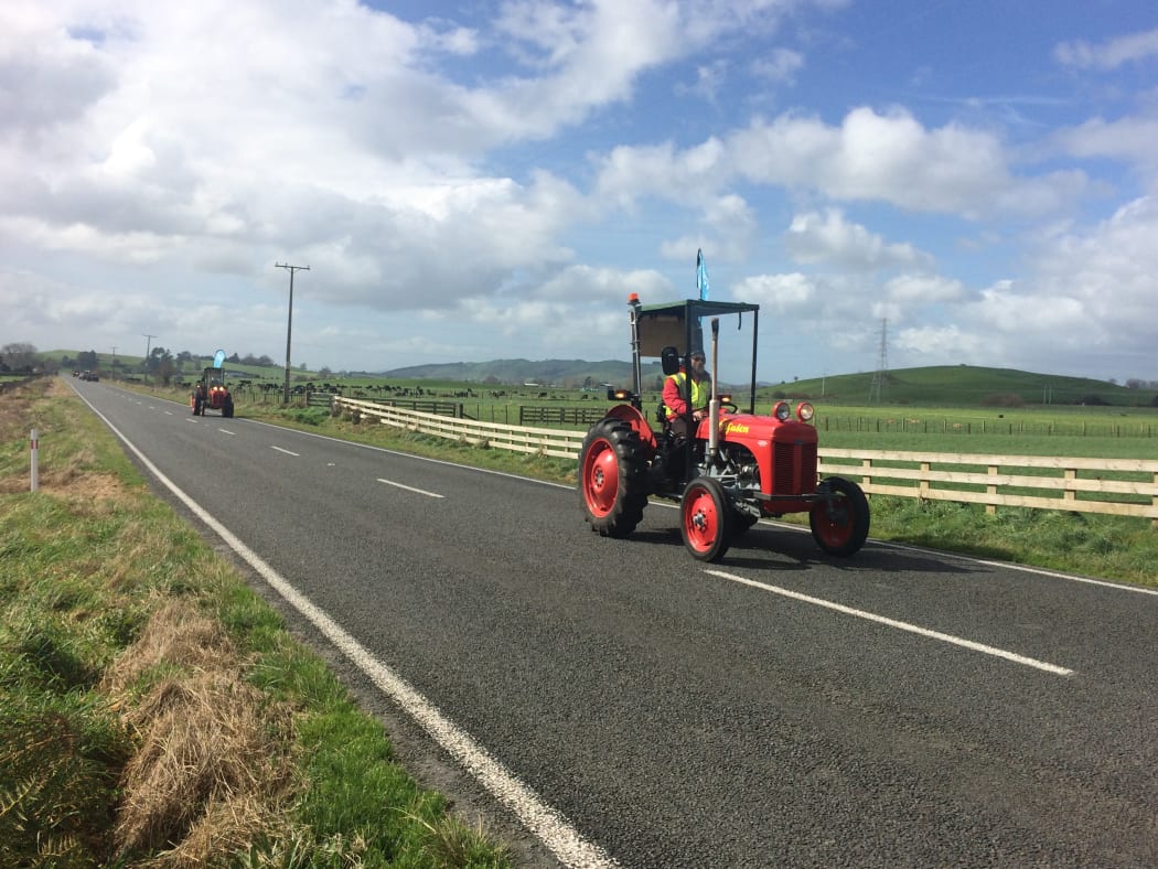 Approaching Otorohanga