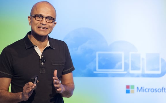 Satya Nadella announcing the Microsoft iPad app.