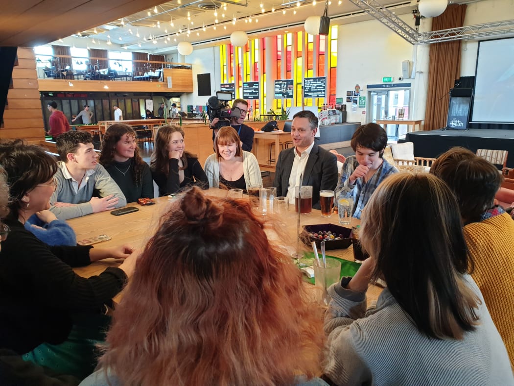 Green Party co-leader James Shaw meeting with students at the Victoria University of Wellington bar on 8 September, 2020.