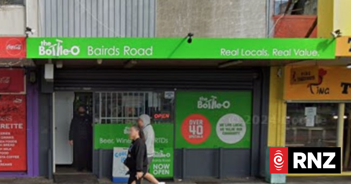 Community calls for Ōtara bottle stop to close, alcohol-related harm only getting 'worse'