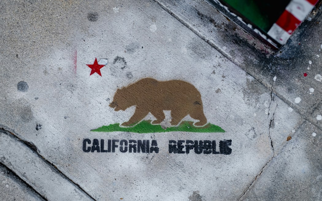 California republic stencil art