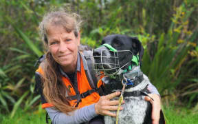 Lesley Baigent with her kiwi dog Yagi