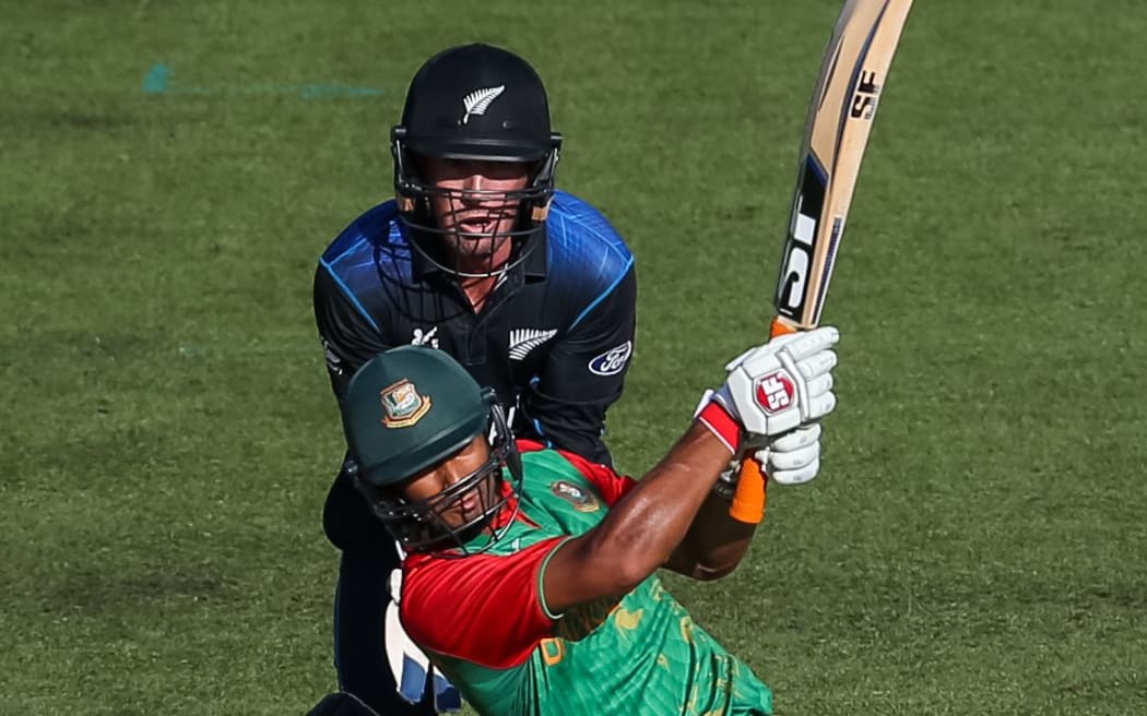 Mohammed Mahmudullah in full swing against the Black Caps.