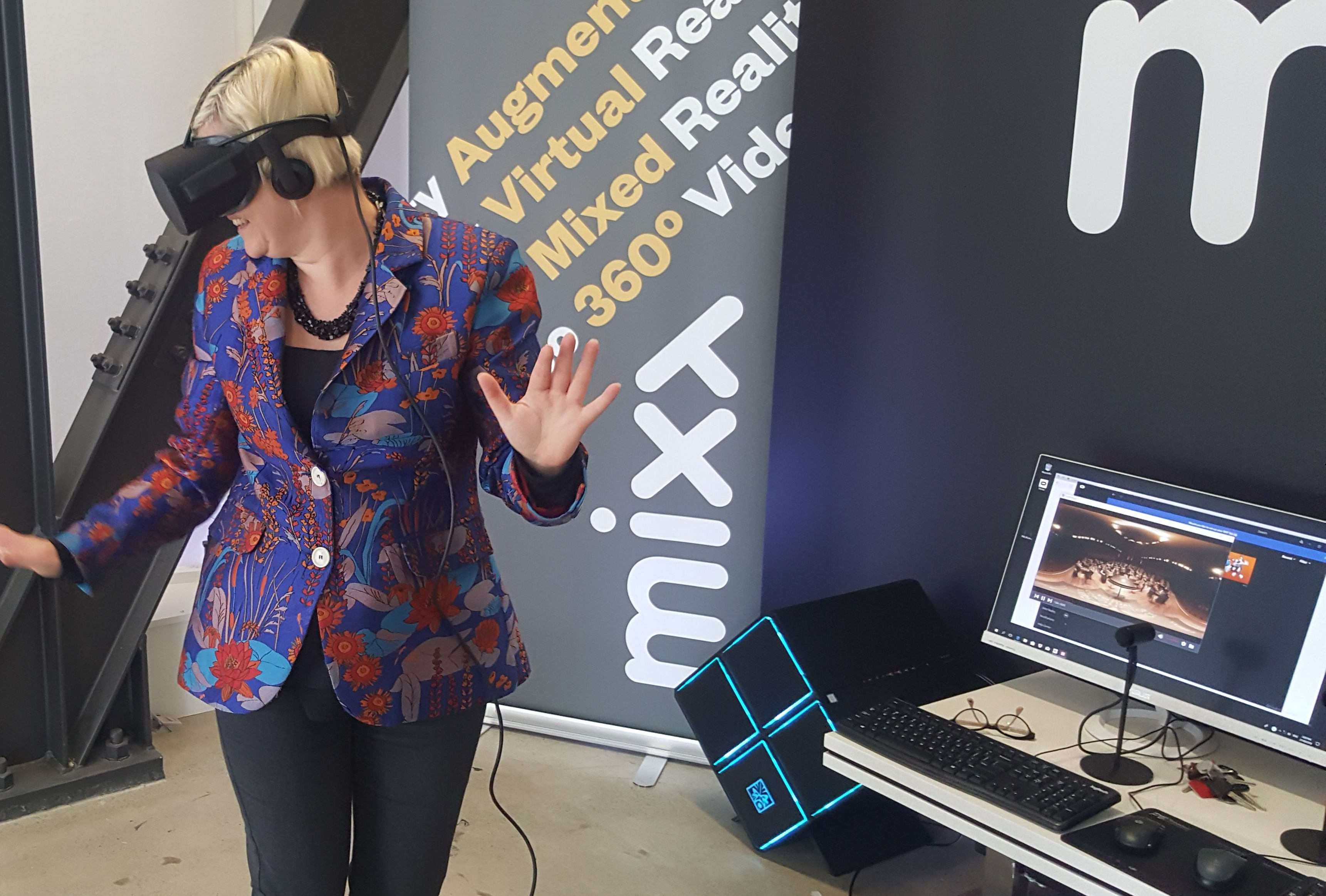 Zoë George looking at the virtual audience