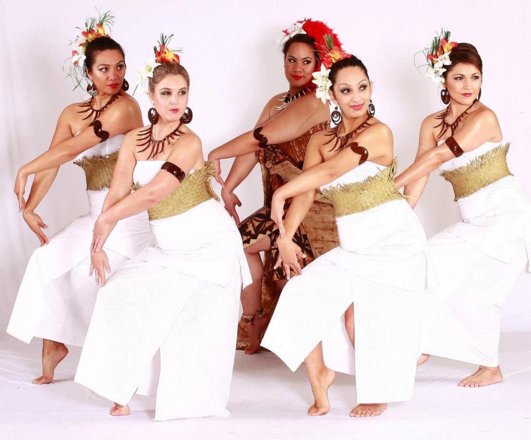 All-female Pacific dance group, Ura Tabu
