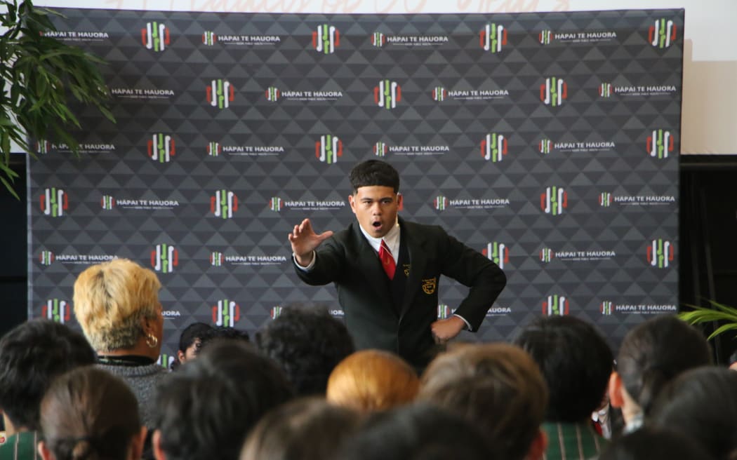 Charlie Kasha delivers his speech at Ngā Manu Kōrero Tāmaki ki te Waitematā, representing Te Kura Kaupapa Māori o Hoani Waititi Marae in the Pei Te Hurinui Jones (Senior Māori) section.
