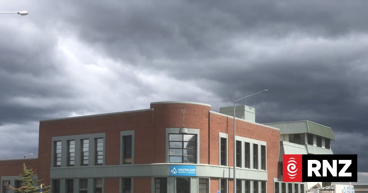 Southland council ignores community preference for amalgamation
