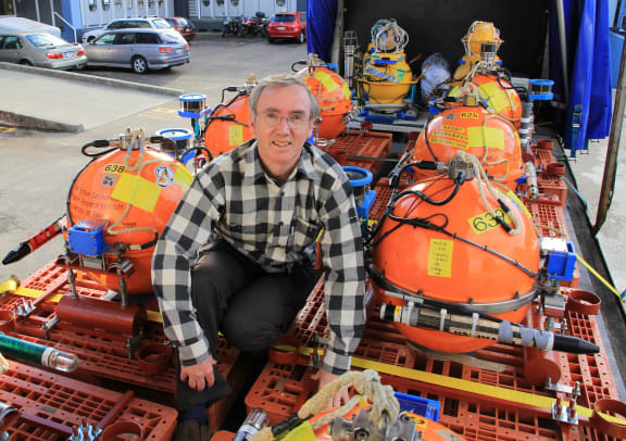 Dr Stuart Henrys