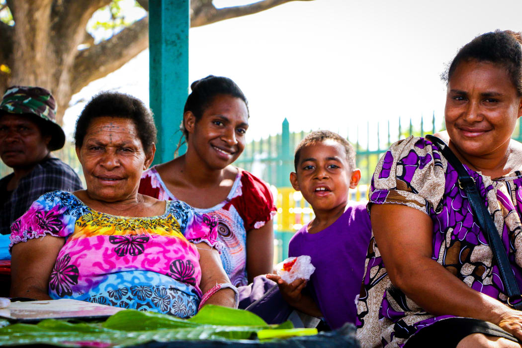 Women in PNG at a market