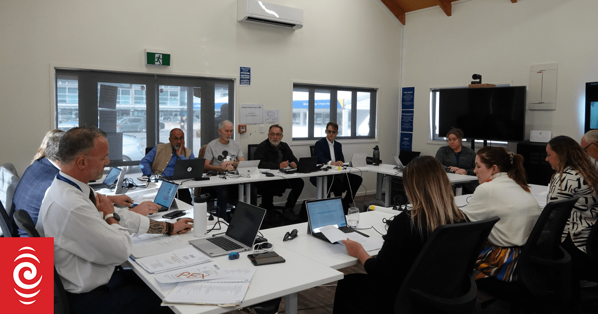 Kaipara councillors to lodge complaint over mayor's vote irregularity claim