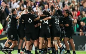 World Cup winning Black Ferns arrive home to first class welcome: RNZ Checkpoint