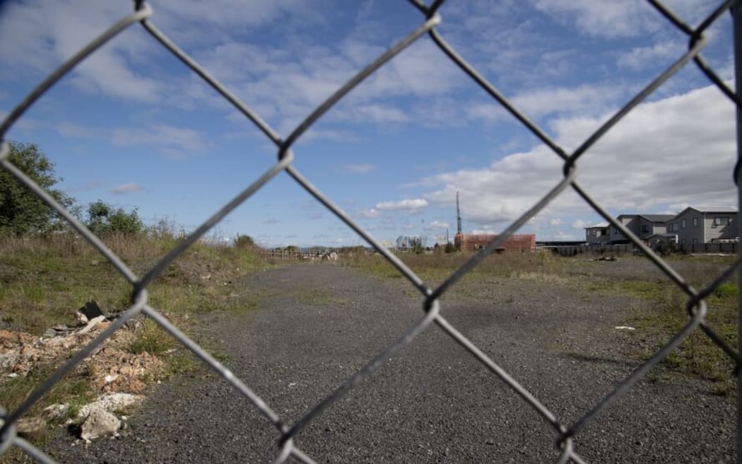 Auckland school run chaos leaves 'hundreds late' to class | RNZ News