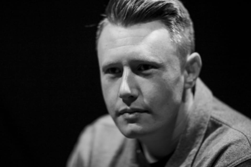 Louis Baker performs Gave It All Away live in studio.