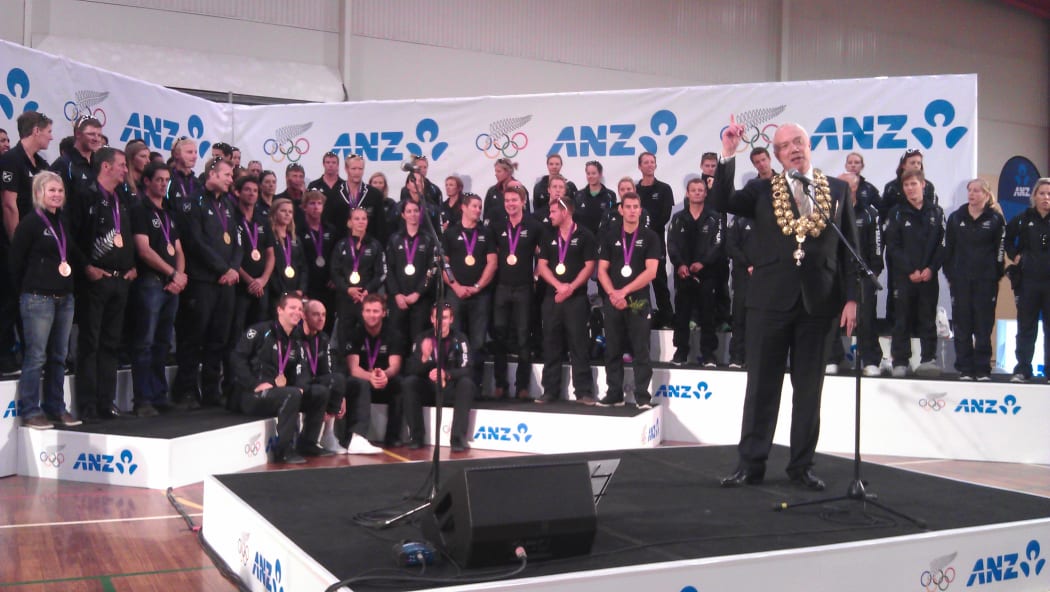 Christchurch mayor Bob Parker delivering a welcome-home speech.