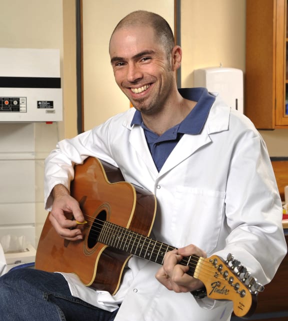 A photo of Matthew Barnett the Singing Scientist
