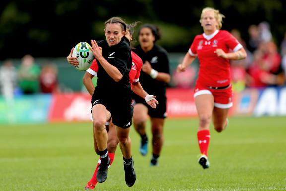 New Zealand full-back Selica Winiata on the break against Canada