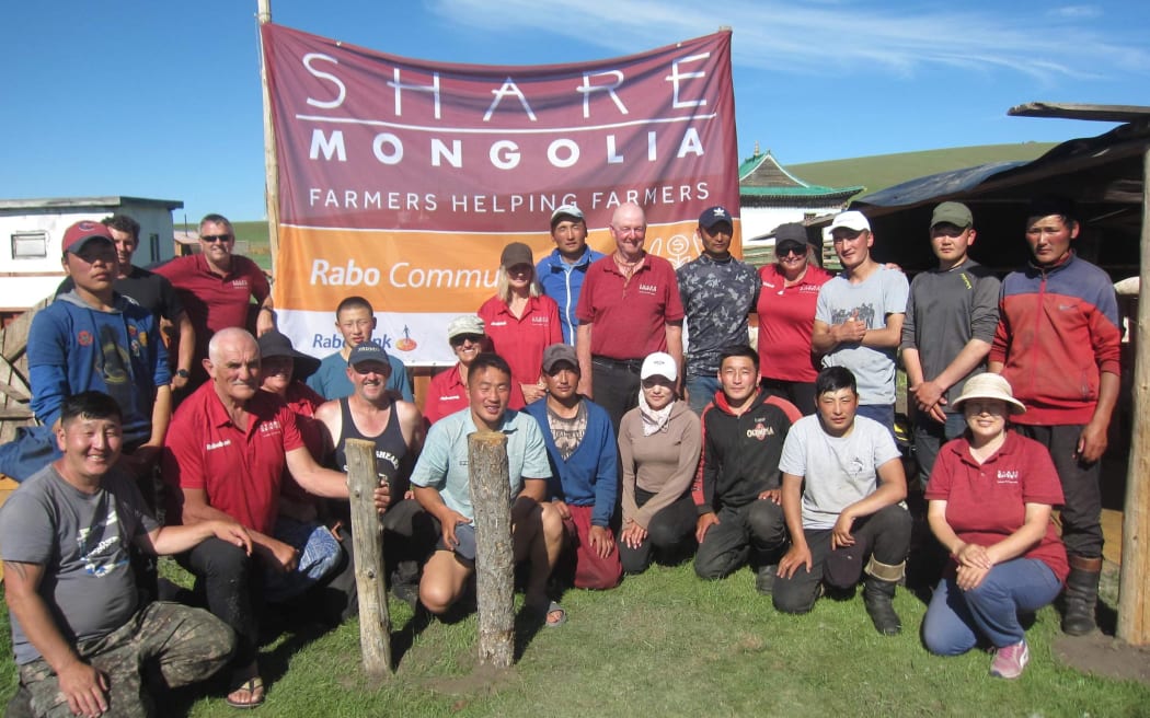 New Zealand farmers have shared their shearing knowledge with more than 100 Mongolian herders during a five week tour of the country.