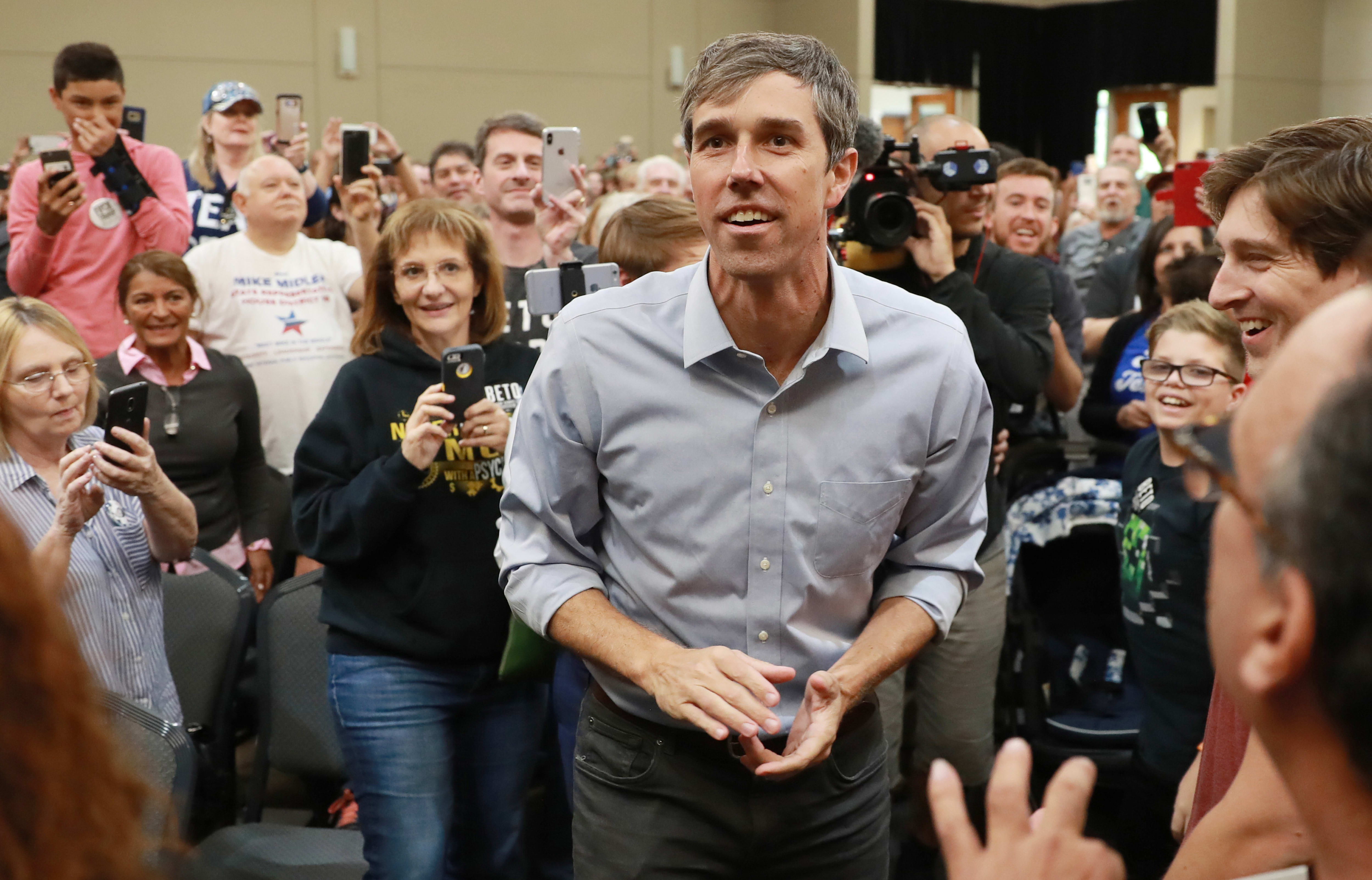 Candidate of the Democratic Party Robert "Beto" O'Rourke delivers a campaign speech in Conroe, Texas in 2018.