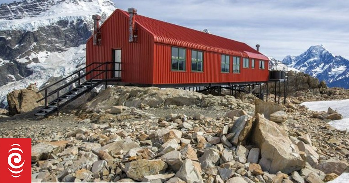 DOC should use helicopter to empty toilet on Mueller Hut route - Federated Mountain Clubs - Vimarsana News