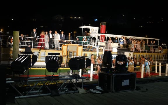 Paddle steamer 'Waimarie' hosted New Zealand opera stars by Whanganui river.