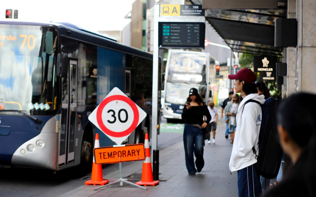 Public transport users in Mt Eden, Grafton and Kingsland are going to have to pay full fare on the route 64 bus from 27 April. Up to now the fare has been one cent.