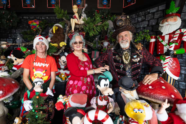 From left to right: Odette Rose, Carl Yates and Yvonne Yates.