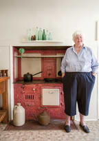 Photo of Madge Snow with ‘Dirty Dora’, the Shacklock range