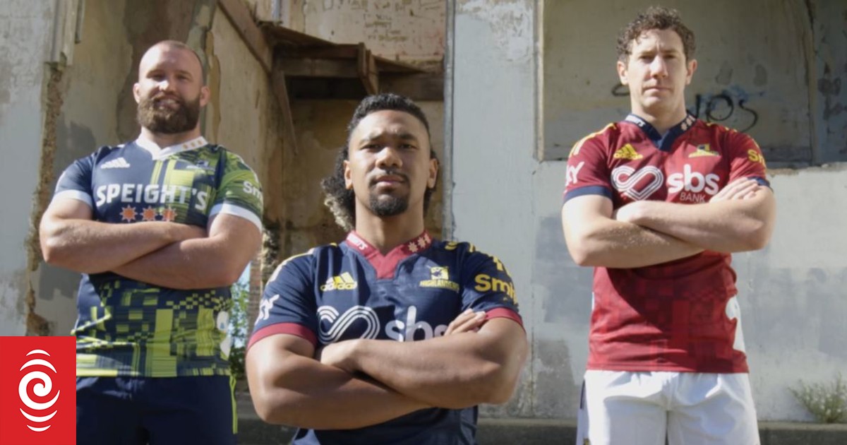 Highlanders unveil new strip  Otago Daily Times Online News