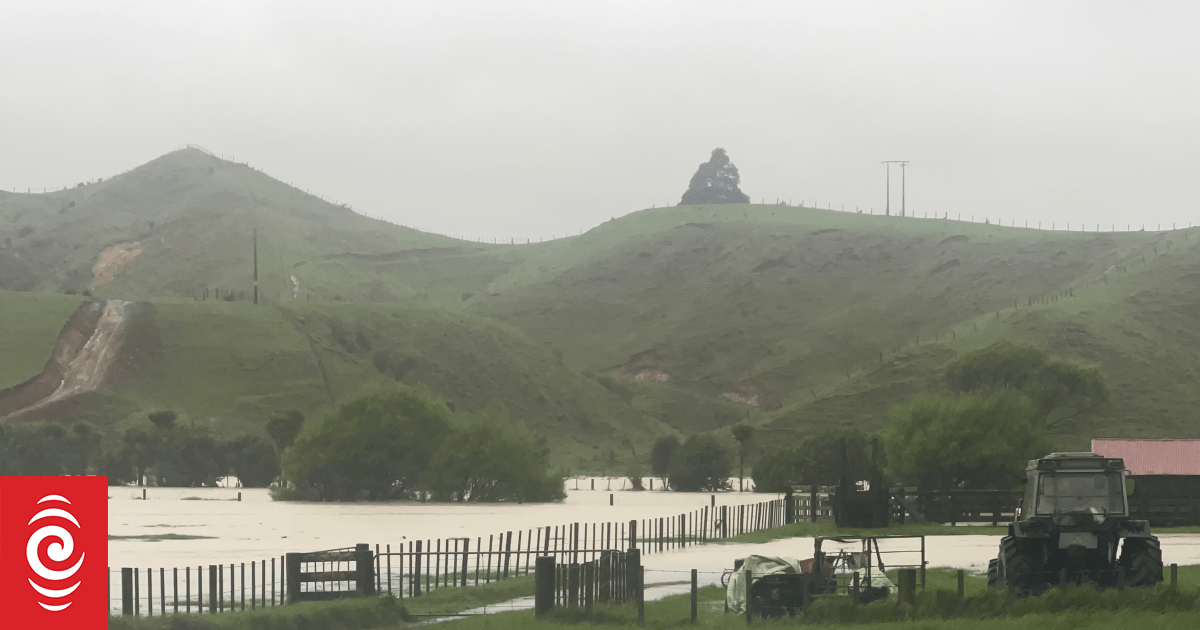 Slips and flooding close North Island state highways