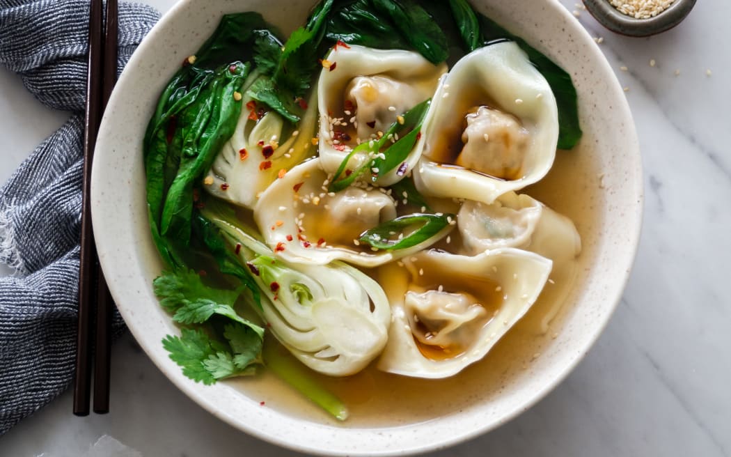 Chicken, mushroom and black pepper wonton soup