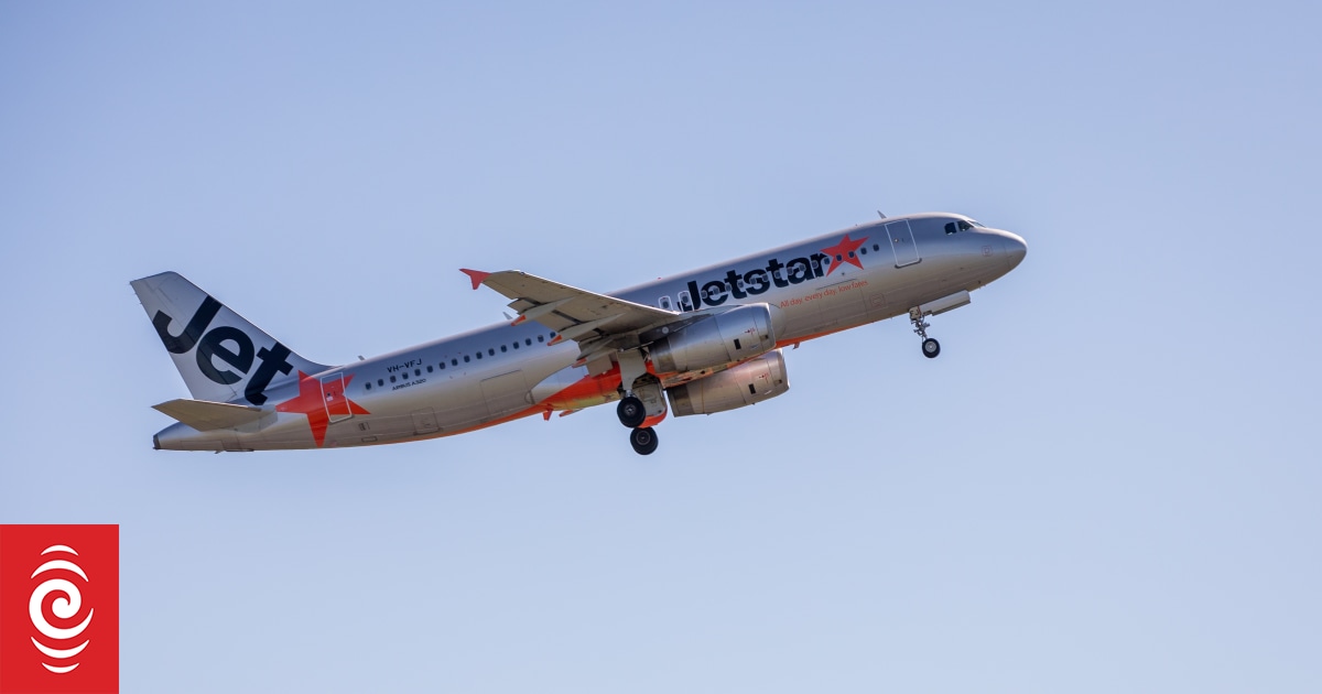 Jetstar apologises for 'letting customers down', admits some entitled to compensation - Vimarsana News