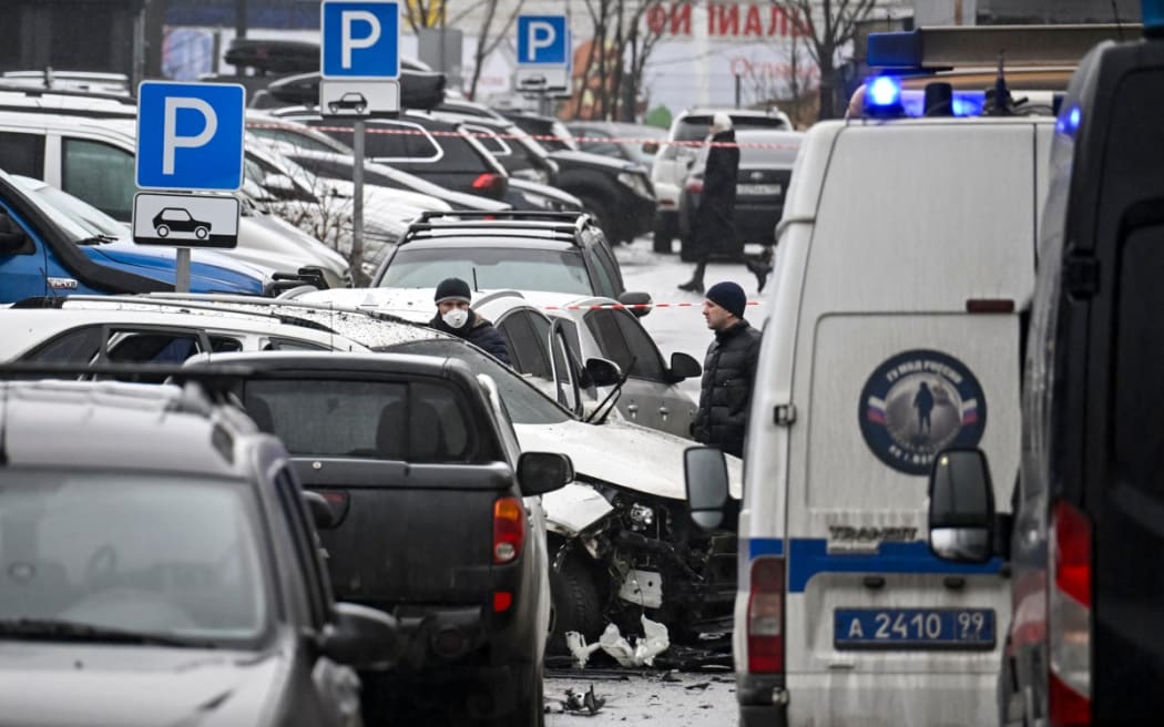 Investigators work at the site of a car bomb attack in southern Moscow on 22 December 2025 that killed Lieutenant General Fanil Sarvarov, head of the training department within the General Staff.