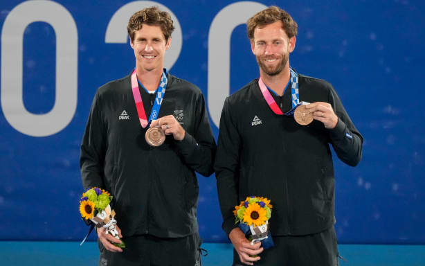 Grand Slam winner Routliffe, Sun to pair up for Paris tennis | RNZ