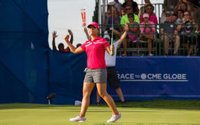 Lydia Ko sinks a put to win the 2016 LPGA Marathon Classic.
