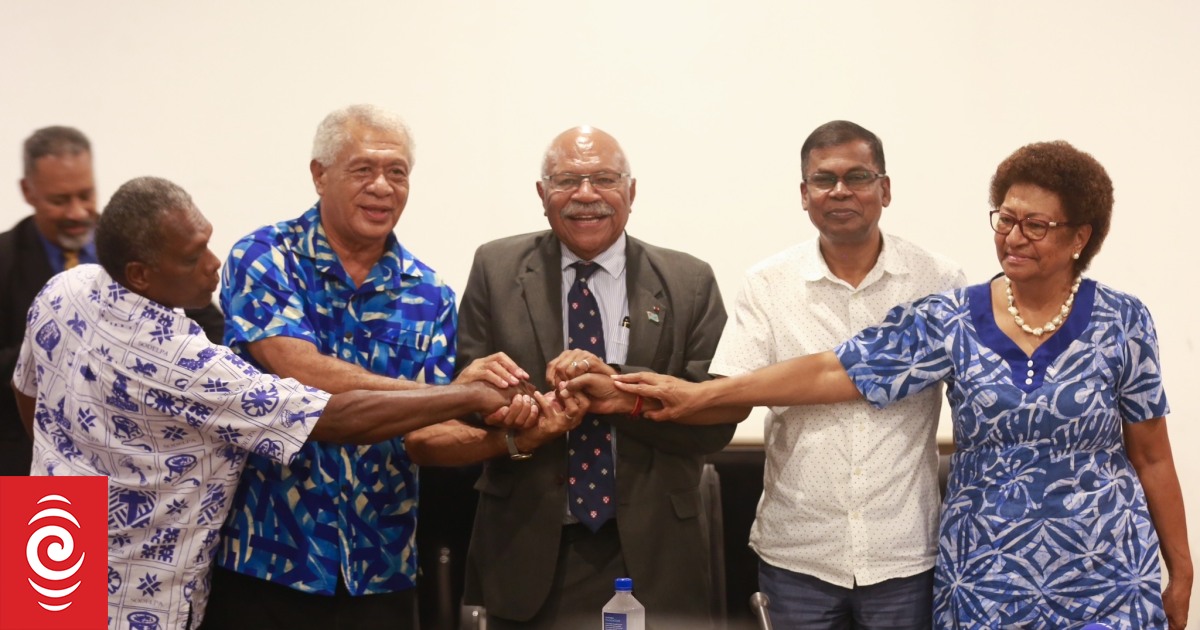 Nieporozumienia między partiami koalicyjnymi na Fidżi po dymisji ministra rządu za „niesubordynację i niesubordynację”