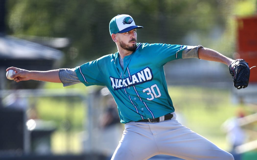 Nathan Crawford pitching for Auckland Tuatara
