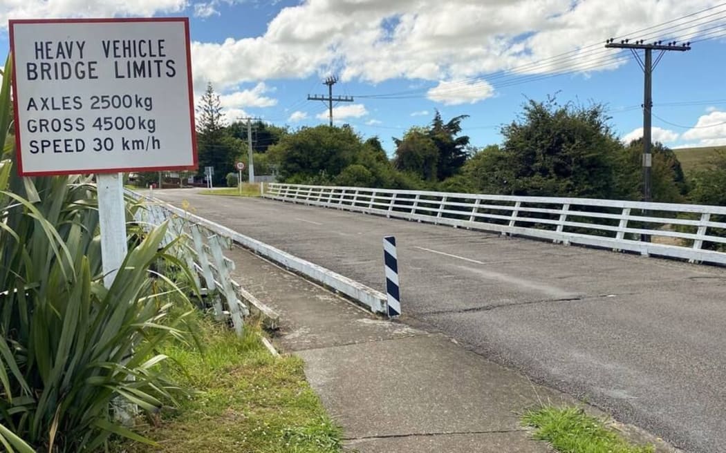 Wakefield Street Bridge in Whanganui is no longer fit for vehicles and has been closed. Photo
