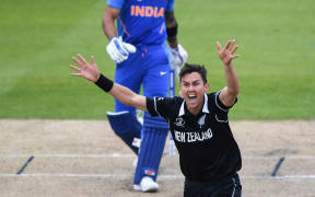 Trent Boult appeals successfully for the wicket of Kohli.