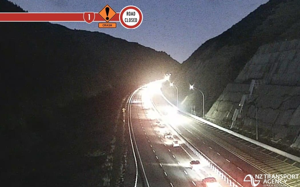 A crash blocked a southbound lane of SH1/Transmission Gully on Tuesday morning.