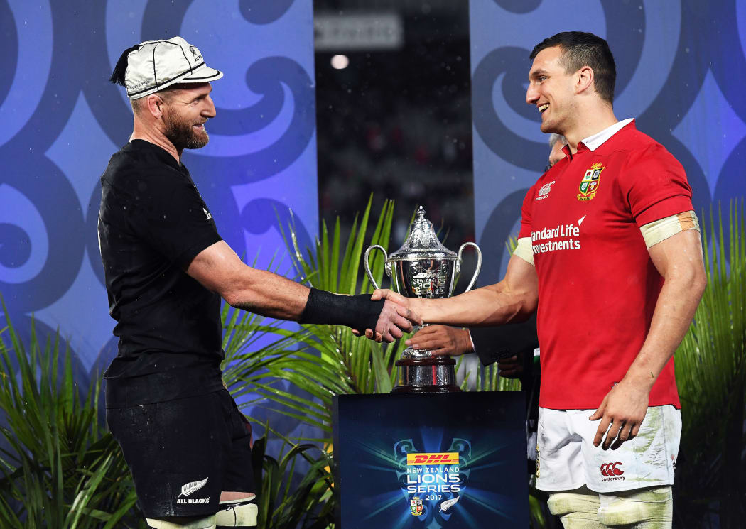 Captains Kieran Read and Sam Warburton shake hands after the drawn test and series.
3rd rugby union test match. New Zealand All Blacks versus the British and Irish Lions. Eden Park, Auckland, New Zealand. Saturday 8 July 2017.