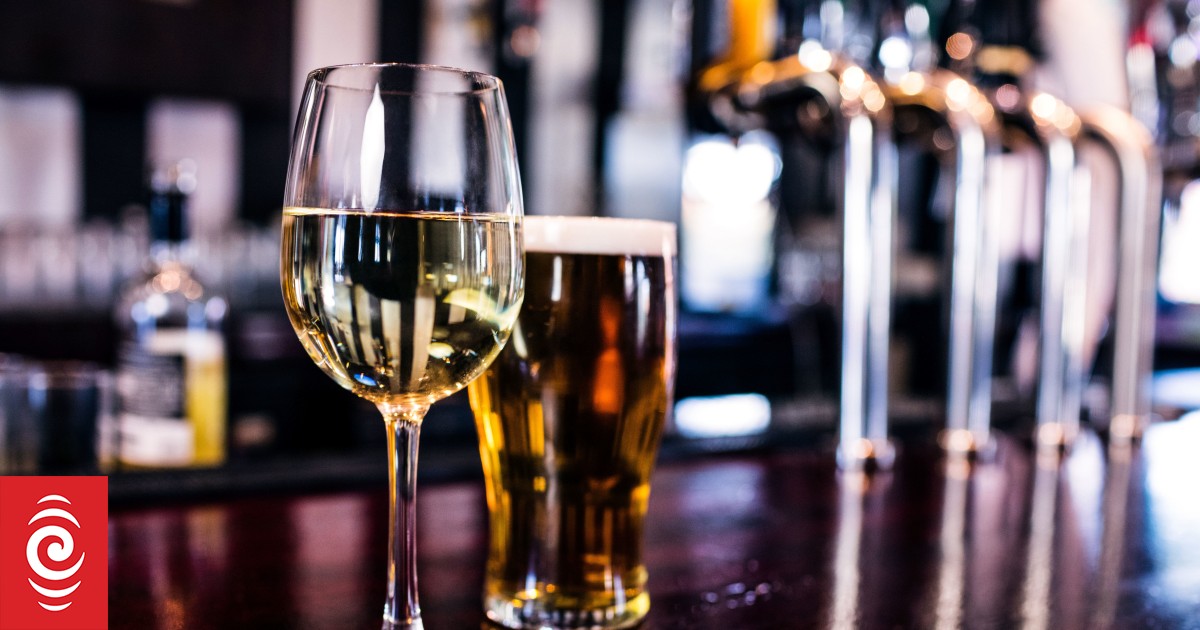 More older people turning up drunk at emergency departments - study - Vimarsana News