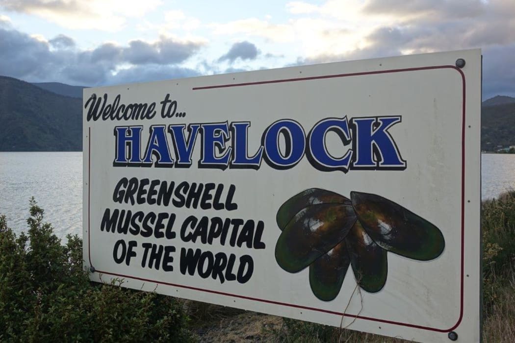Havelock sign stating the town is the greenshell mussel capital of the world