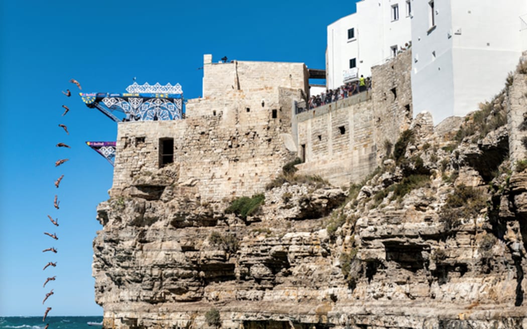 A rāhui on Waitematā Harbour has postponed the Red Bull Cliff Diving World Series finale from November to January.