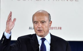 Bordeaux's mayor and right-wing Les Republicains (LR) party's candidate for the party's primary ahead of the 2017 presidential election, Alain Juppe delivers a speech campaign rally in BOrdeaux on November 9, 2016.