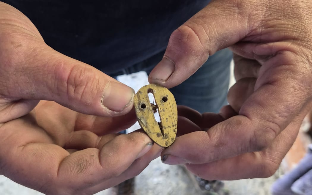 Richy used to make the brass stops from $2 coins.