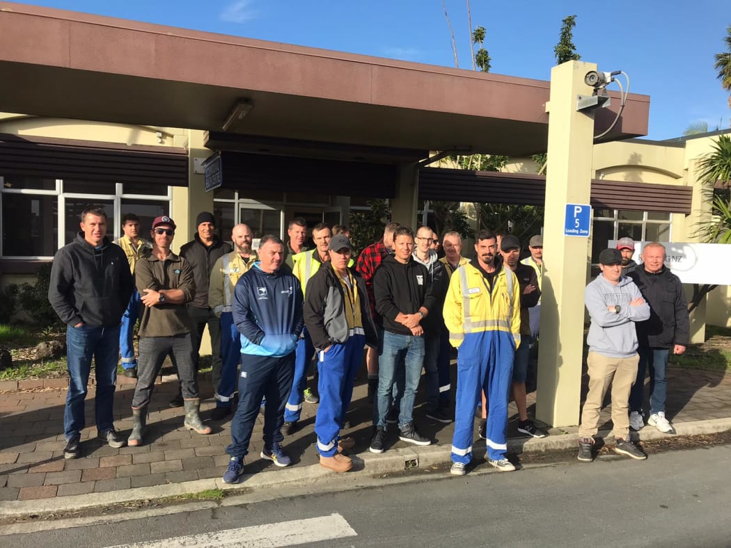 Marsden Pt workers feel abandoned by govt as job cuts loom.