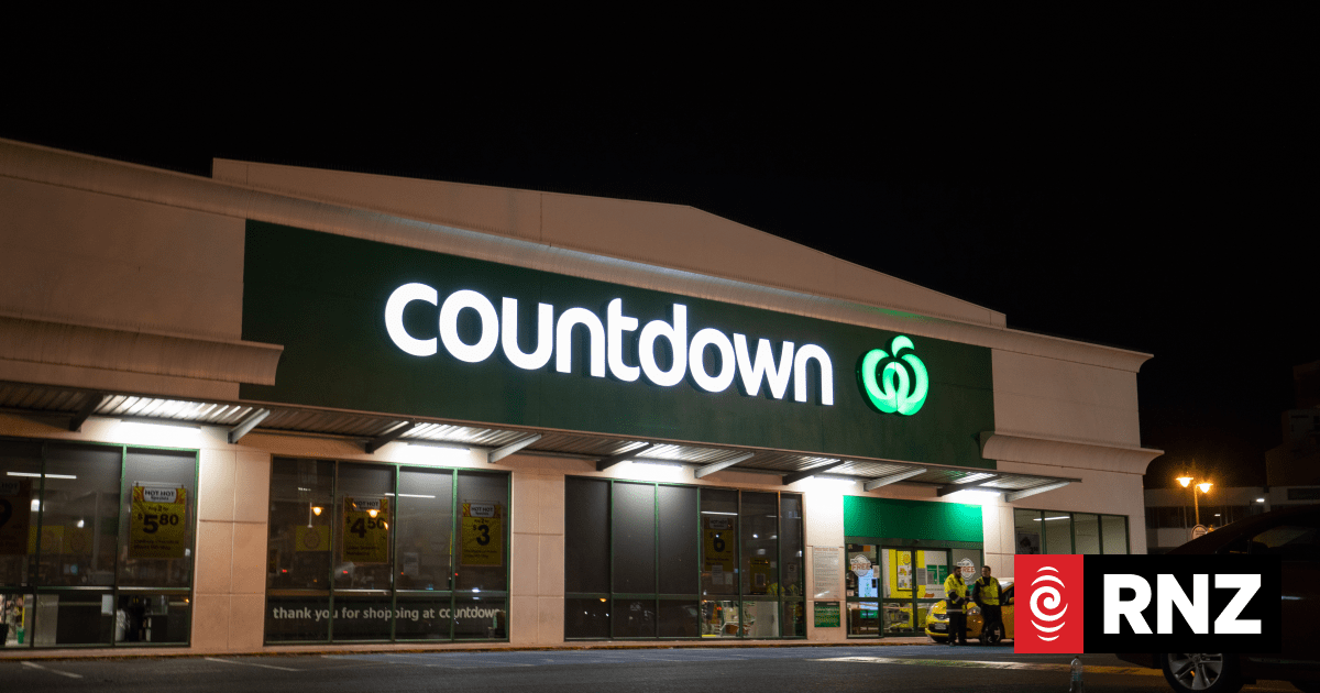 Dunedin Countdown supermarket reopens after stabbings | RNZ News