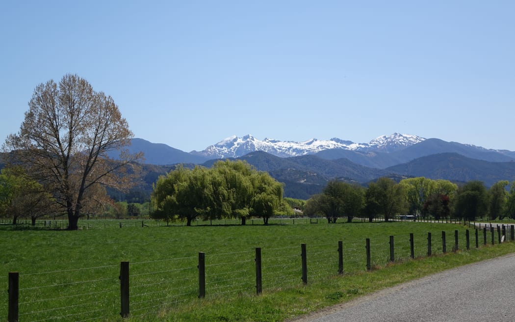 Farmers and growers argue that a dam will help solve increasing water shortages in rural Tasman.
